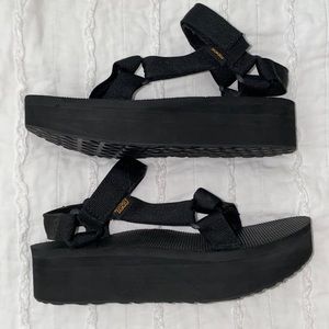 Women’s Teva platform sandals
